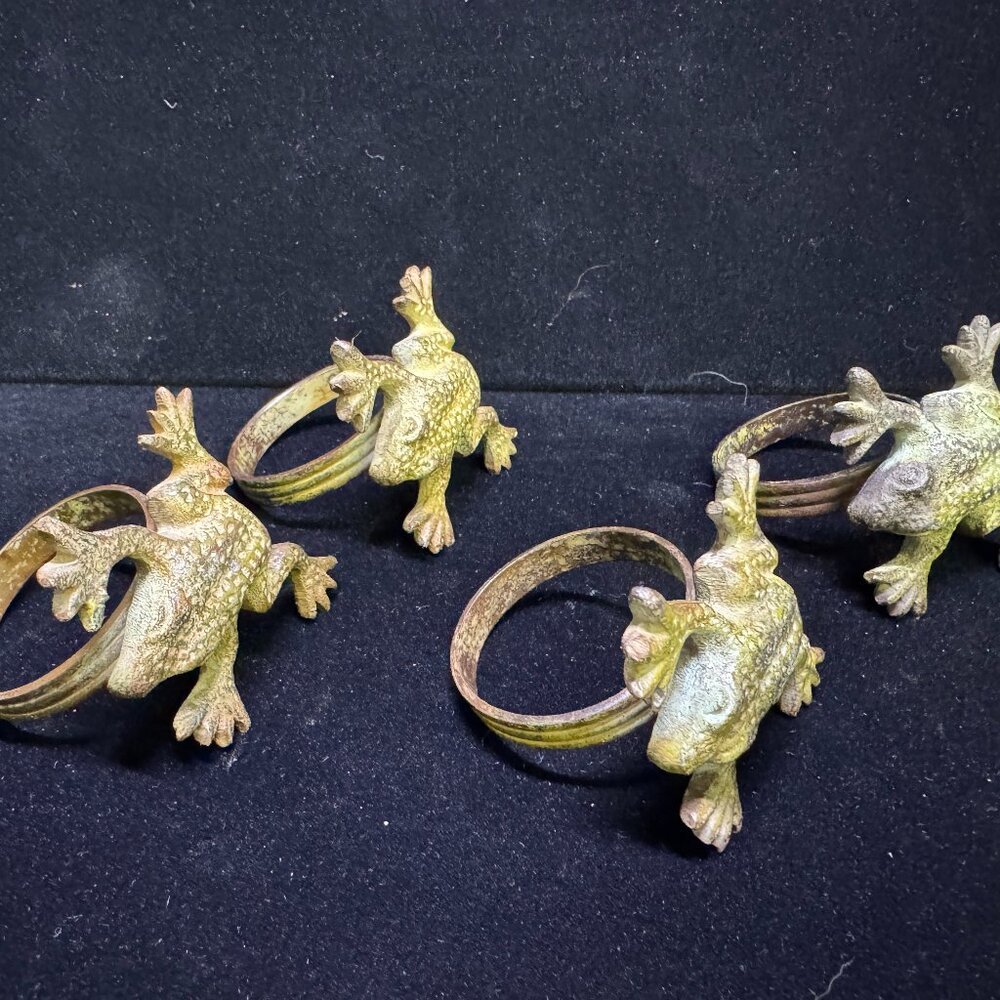 4 Vintage Rustic Country Cabin Cast Metal Green Frog Napkin Ring Holders -D1469